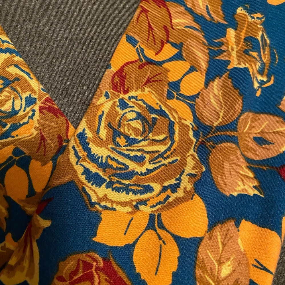 LuLaRoe Randy - Picture 2 of 4